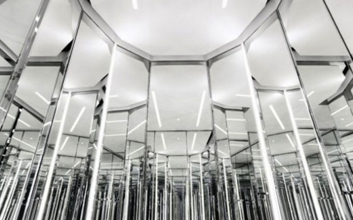 Yves Saint Laurent . Shanghai