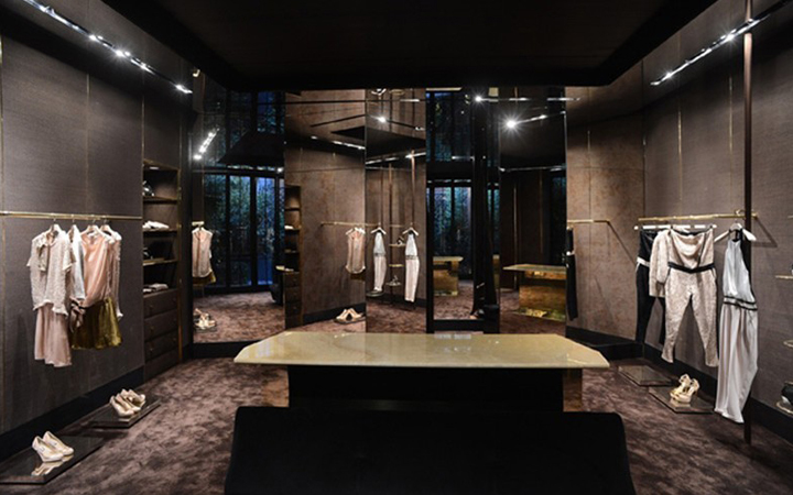 Pinko via Montenapoleone . Milano . studio Steven Scott