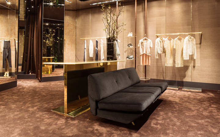 Pinko via Montenapoleone . Milano . studio Steven Scott