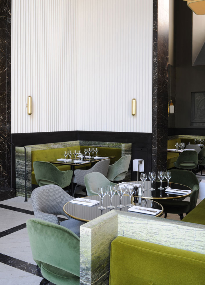 Monsieur Bleu . Palais de Tokyo . Paris . France