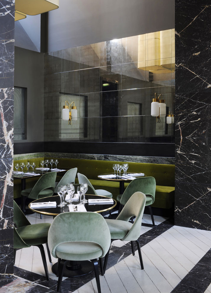 Monsieur Bleu . Palais de Tokyo . Paris . France