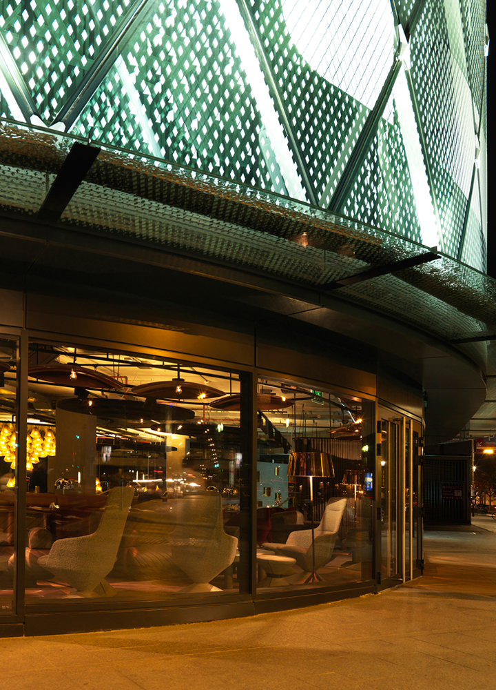 Eclectic restaurant . Tom Dixon . Paris . France