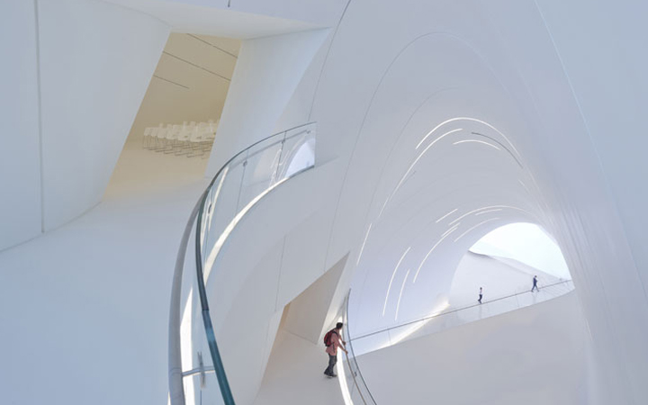 Heydar Aliyev Centre . Zaha Hadid . Baku . Azerbaijan