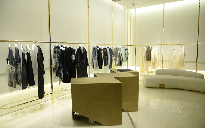 Krizia . De Cotiis . via della Spiga . Milano . Italy