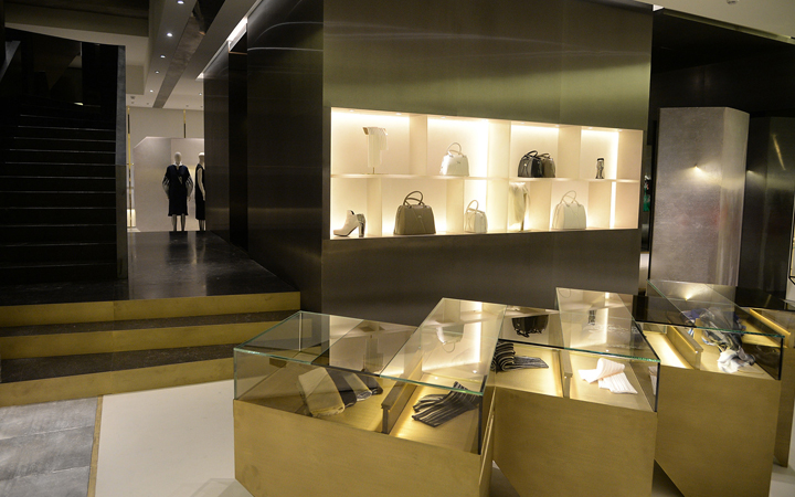 Krizia . De Cotiis . via della Spiga . Milano . Italy