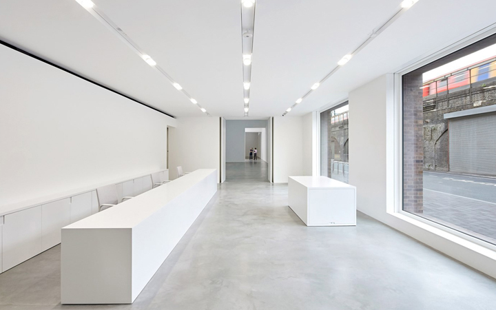 Damien Hirst . Pharmacy 2 . London